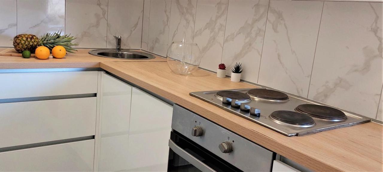 Vip Deluxe Apartment Arian Novalja Buitenkant foto